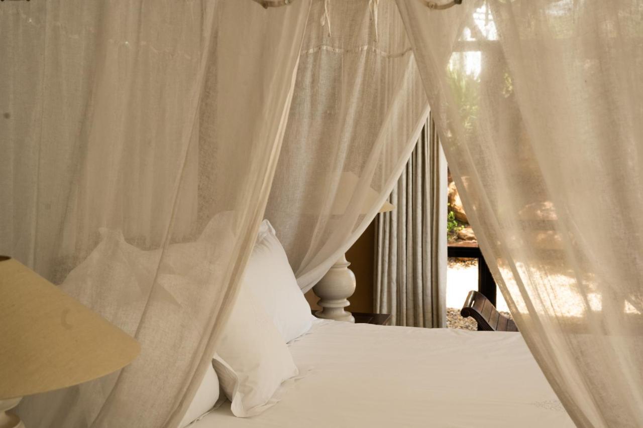 Four Uitsig Camps Bay Apartment เคปทาวน์ ภายนอก รูปภาพ